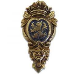 Soporte para Armas de Caza, espadas o dagas Escudo de León, de acabado dorado antiguo y fondo azul  de 7,5 cm 