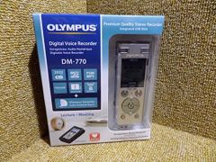 Olympus DM-770 Memoria interna y tarjeta de memoria Plata