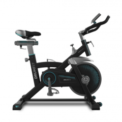 La bicicleta DrumFit Indoor 18000 Ceres es el modelo perfecto para aquellos aficionados al ciclismo indoor que quieran aumentar su nivel, realizar ejercicio diario y lograr nuevos objetivos.