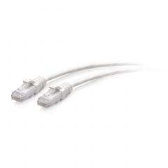 C2G Cable de conexión Ethernet delgado sin apantallar (UTP) con protección antienganche Cat6a de 0,9 m - Blanco