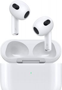 Auriculares Apple AirPods 3rd Gen. Color Blanco (White) Incluye estuche de carga MagSafe. Resistentes al agua y al sudor. Ecualización adaptativa. Audio espacial con seguimiento dinámico de la cabeza.