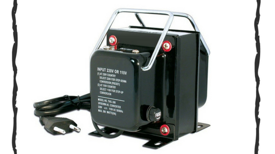 Transformador de voltaje para aumentar o disminuir la tensión. 110 v/220 v,  circuito de bloqueo de protección, de la marca ELC